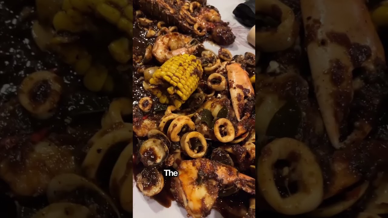 Mumbai&rsquo;s Biggest Seafood Boil | Curly Tales #shorts