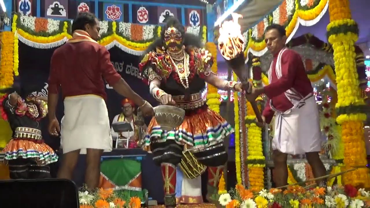 Yakshagana -- Shri Devi Mahatme - 8 - Padyana - Perla - Charmadi