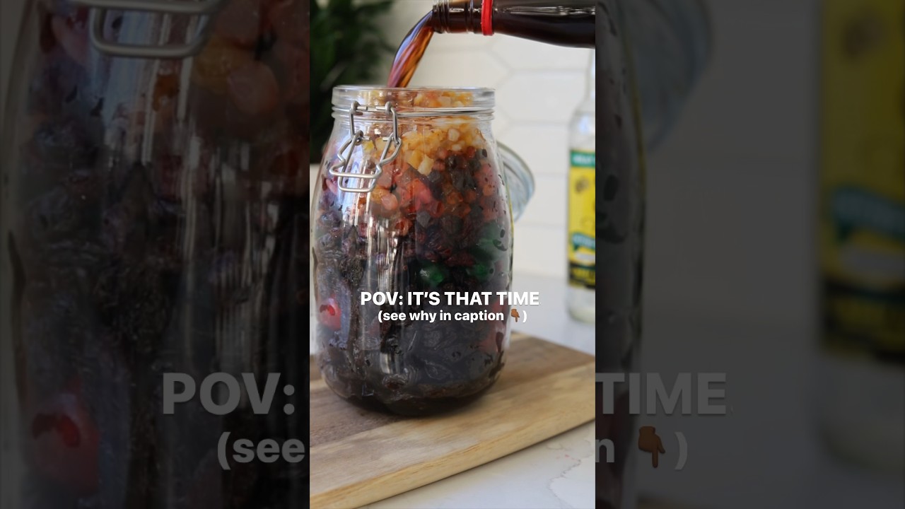SOAKING FRUITS FOR JAMAICAN BLACK (RUM) CAKE 🎄#blackcake #christmascake #rumcake