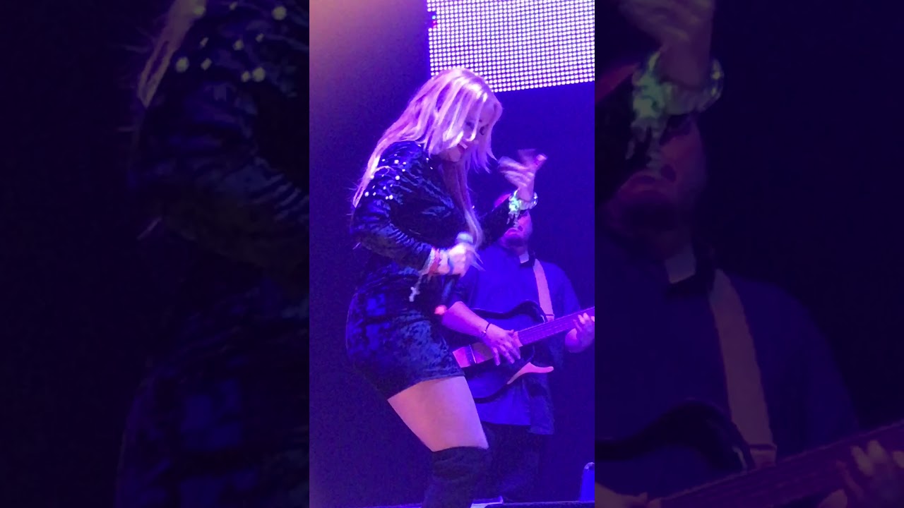 Nada Serio (por primera vez en concierto)Sonia Priego (La Húngara) en La Mojonera, Almería 2/12/2017