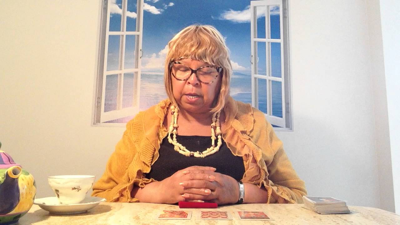 Capricorn Tarot card reading for the month of May 2016
