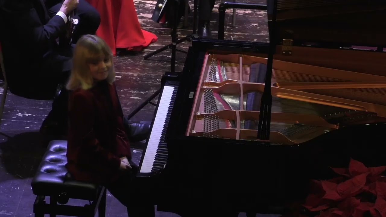 ALBERTO CARTUCCIA CINGOLANI (8yo) plays MOZART PIANO CONCERTO K 414 II - CESANO MADERNO - ITALY