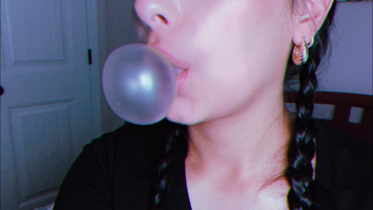 ASMR CHEWING GUM SOUNDS + BLOWING BUBBLES