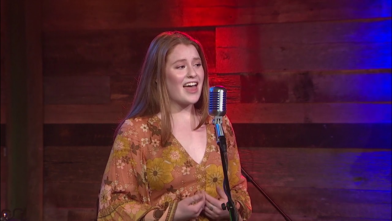 Grace Palmer Performs 