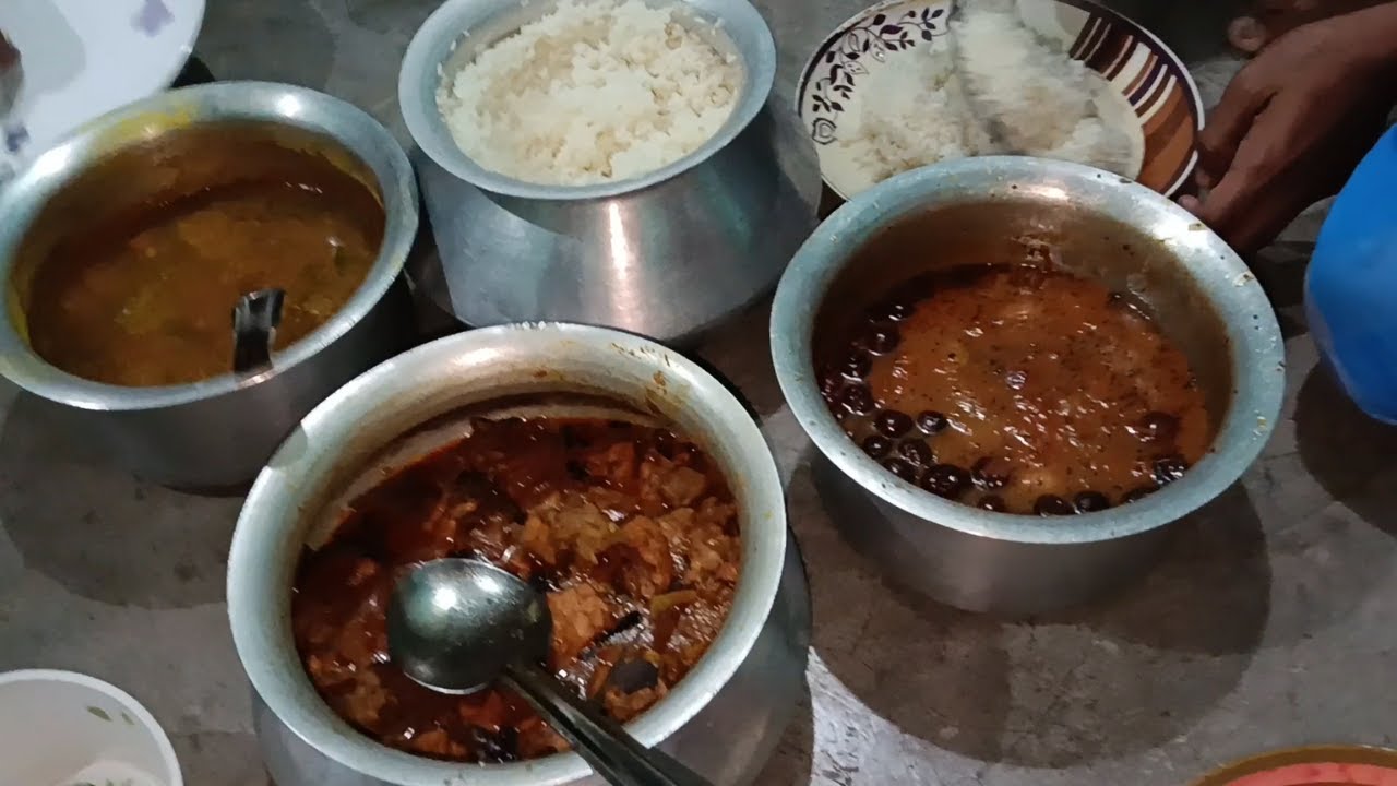 কনকনে শীতের রাতে আমাদের পিকনিক একদম জমে গেলো ফ্রায়েড রাইস, চিকেন কষা, ডাল, বড়ই দিয়ে টমেটো চাটনি