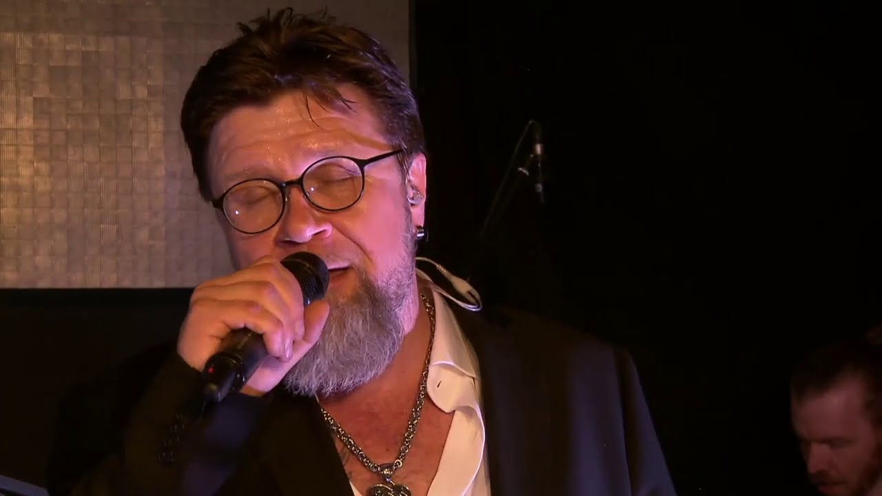 Bablo ft Ihme4set - Sellainen tää maailma on LIVE