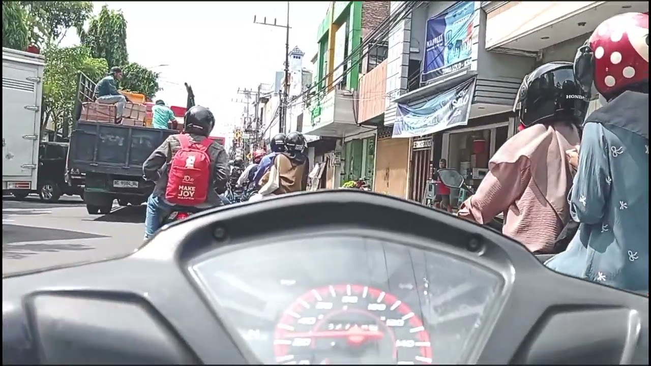 Vlog menyusuri Jalan Raya Kota Kediri Dan Beli Batagor#2026