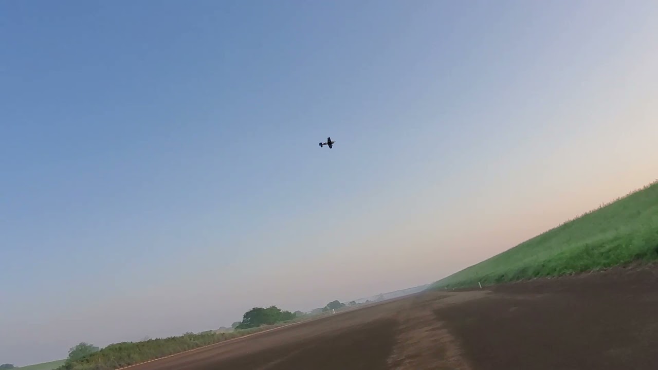 Dancing Wings Hobby S25 Extra330　機体キット