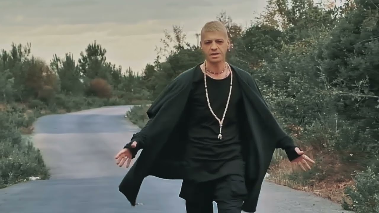 Okay Barış - YARI YOLDA KOYDUN BENI