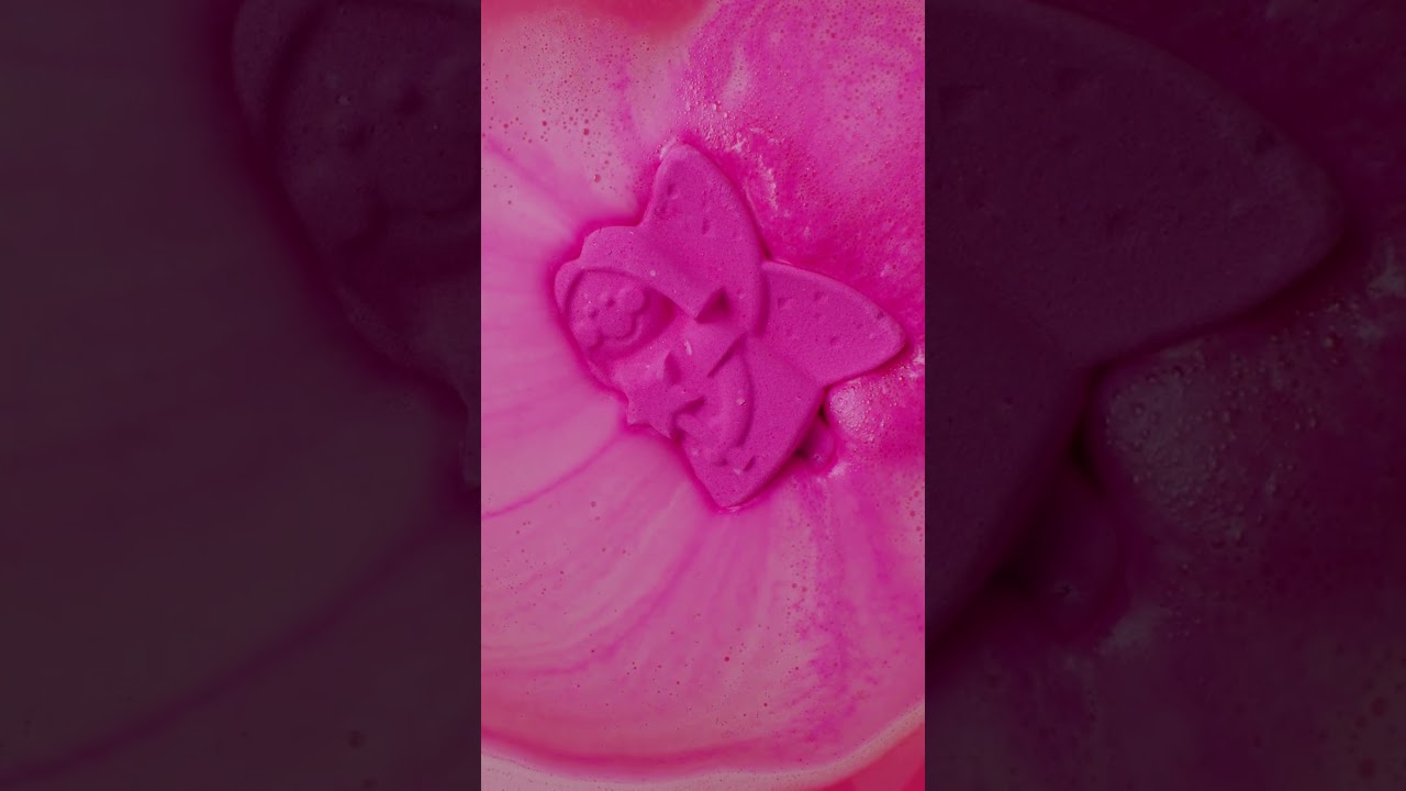 Groovy Snow Fairy Bath Bomb : LUSH Christmas 2024