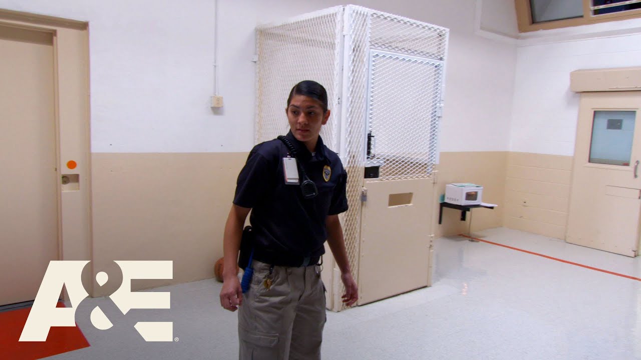 Behind Bars: Rookie Year: Ariel Responds to a Power Outage (Season 1, Episode 7) | A&E