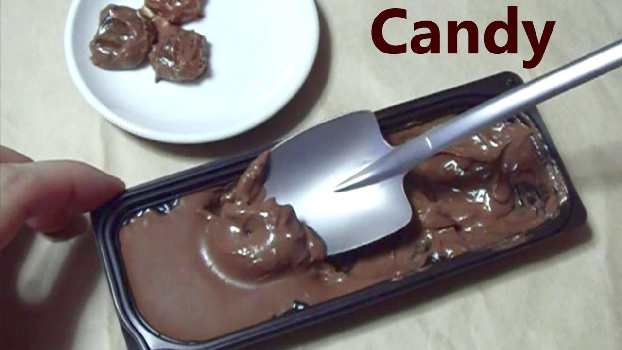チョコを掘ってグミ探す　Dig chocolate and find candies