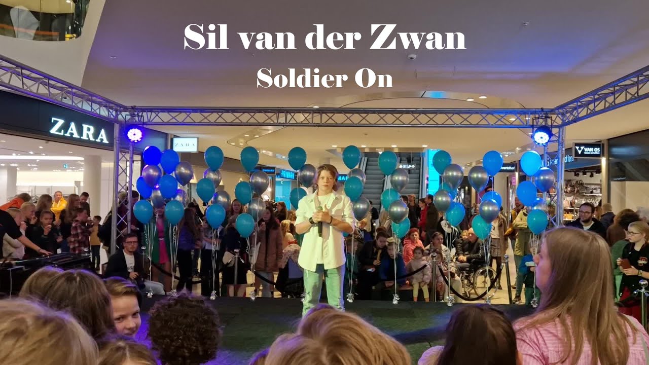 Sil van der Zwan - Soldier On (live optreden in Winkelcentum Hilvertshof te Hilversum)