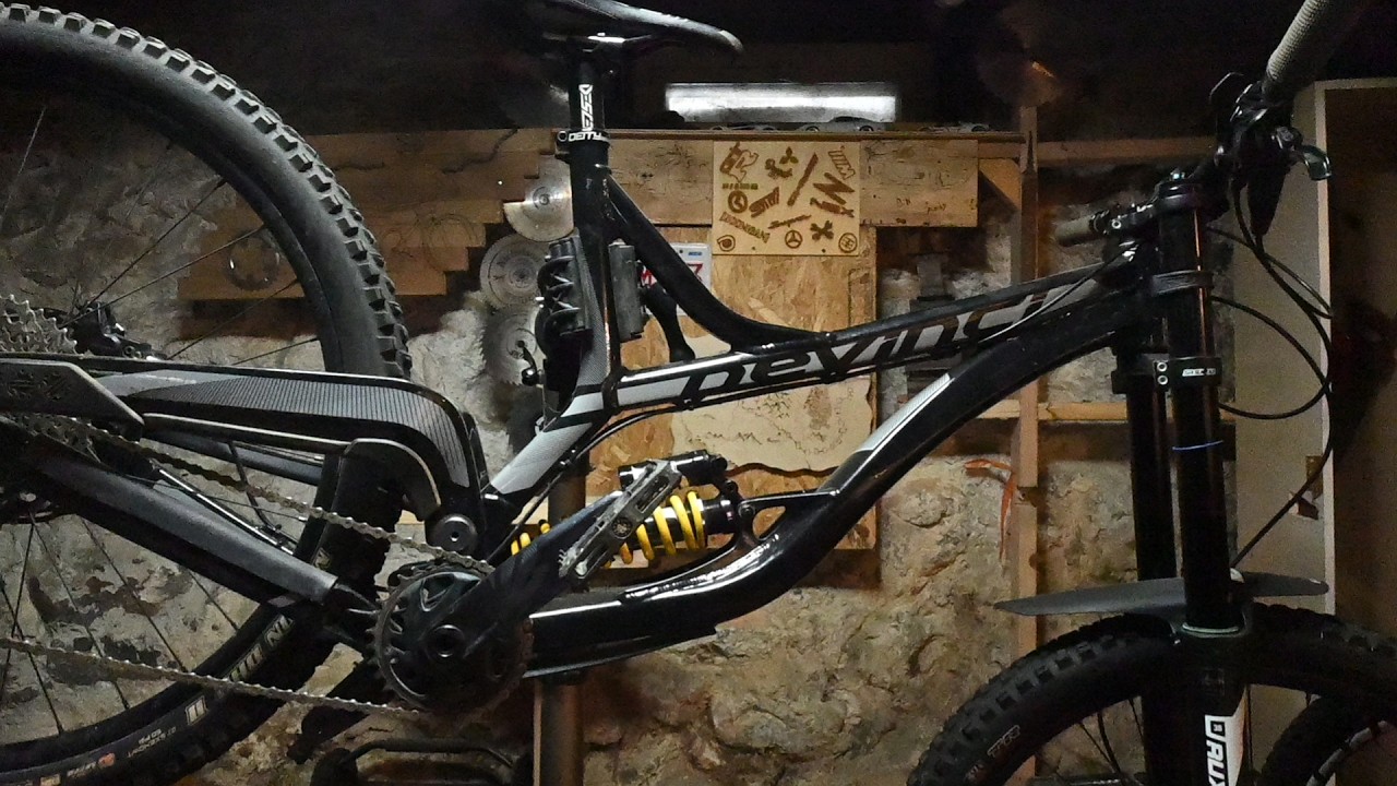 Chill Snowstorm Bike Cleaning | Devinci Wilson
