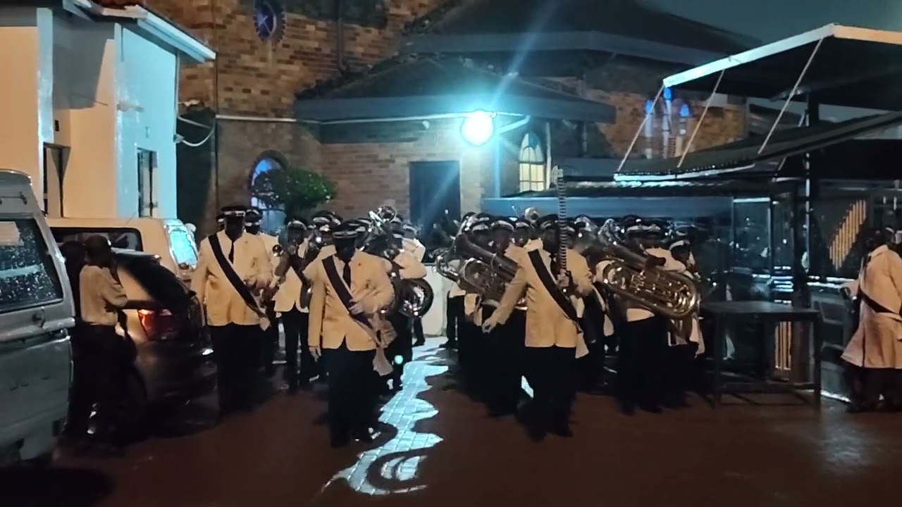 Thina masisuke sonke,Ekoneni kwethu
