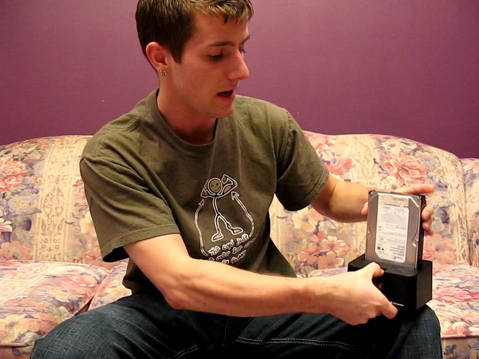 Thermaltake BlacX Black Widow USB to SATA Hard Drive Dock First Look & Unboxing Linus Tech Tips