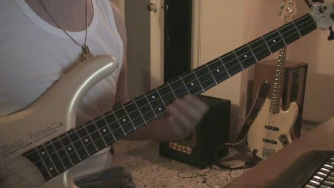 Poche semplici note col Tune Bass Maniac con corde per piccolo bass.
