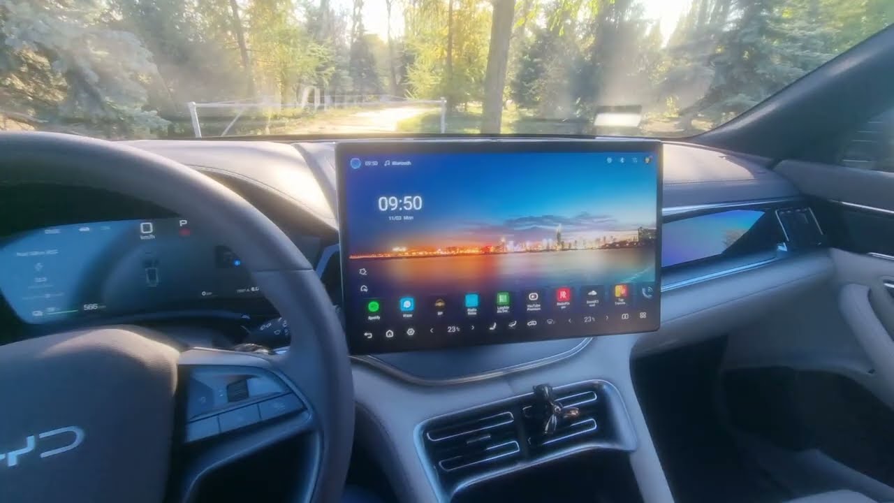 Поворачиваем дисплей BYD 