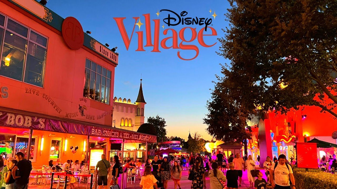 Disney Village Vlog 2022! Disneyland Paris Restaurants, Shops & Lake Disney Hotels!