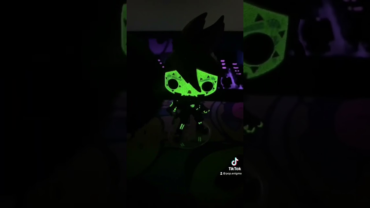 Glow Check - Sombra from Overwatch Funko Pop! 🤩🤩🤩