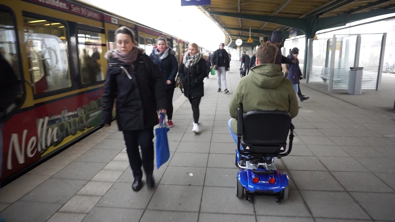 Mini-Elektromobil KYMCO Mini Premium – Reisescooter | HILFSMITTELVERLEIH.com