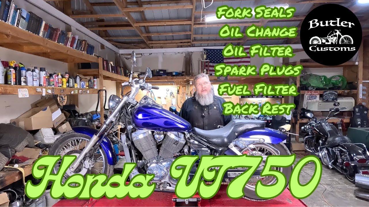 Honda VT750 Fork Seal Replacement, backrest install, and service! Butler Customs