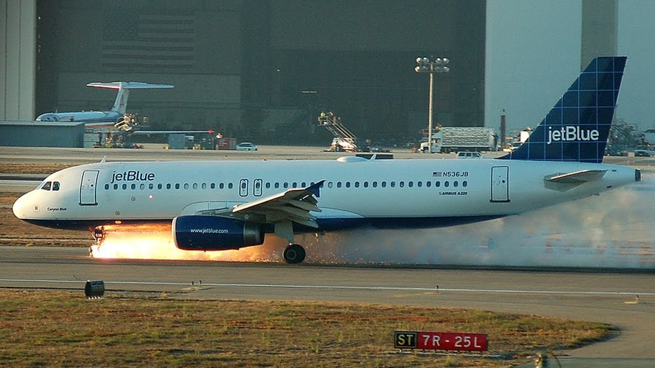 Animation vs. Real Life - JetBlue Flight 292