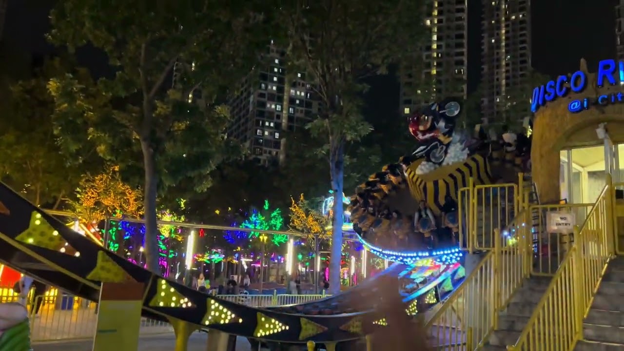 DISCO RIDE I CITY DIGITAL LIGHTS 