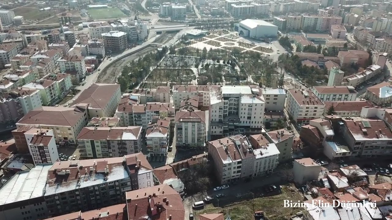 4K SUNGURLU BAŞPINAR MAHALLESİ VE ÇEVRESİ DRON LA YÜKSEKTEN BAKIŞ