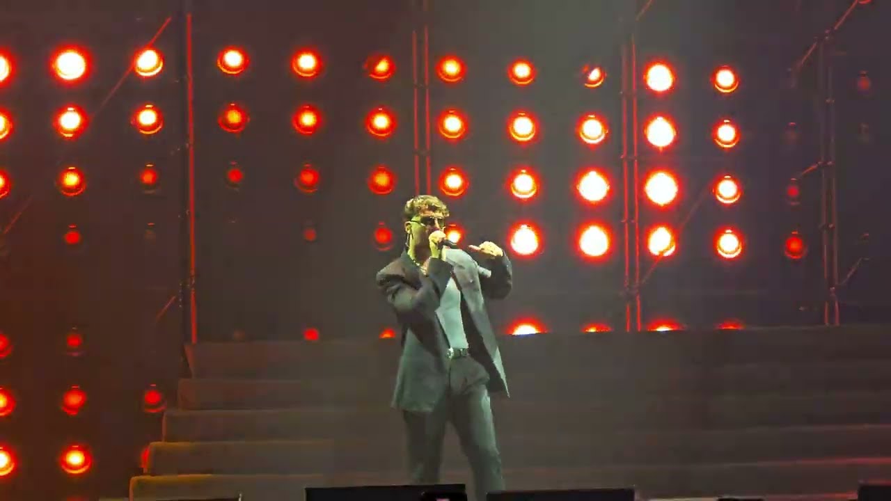 POR ATRAS | HALO - Quevedo (Live - Antel Arena 2025)