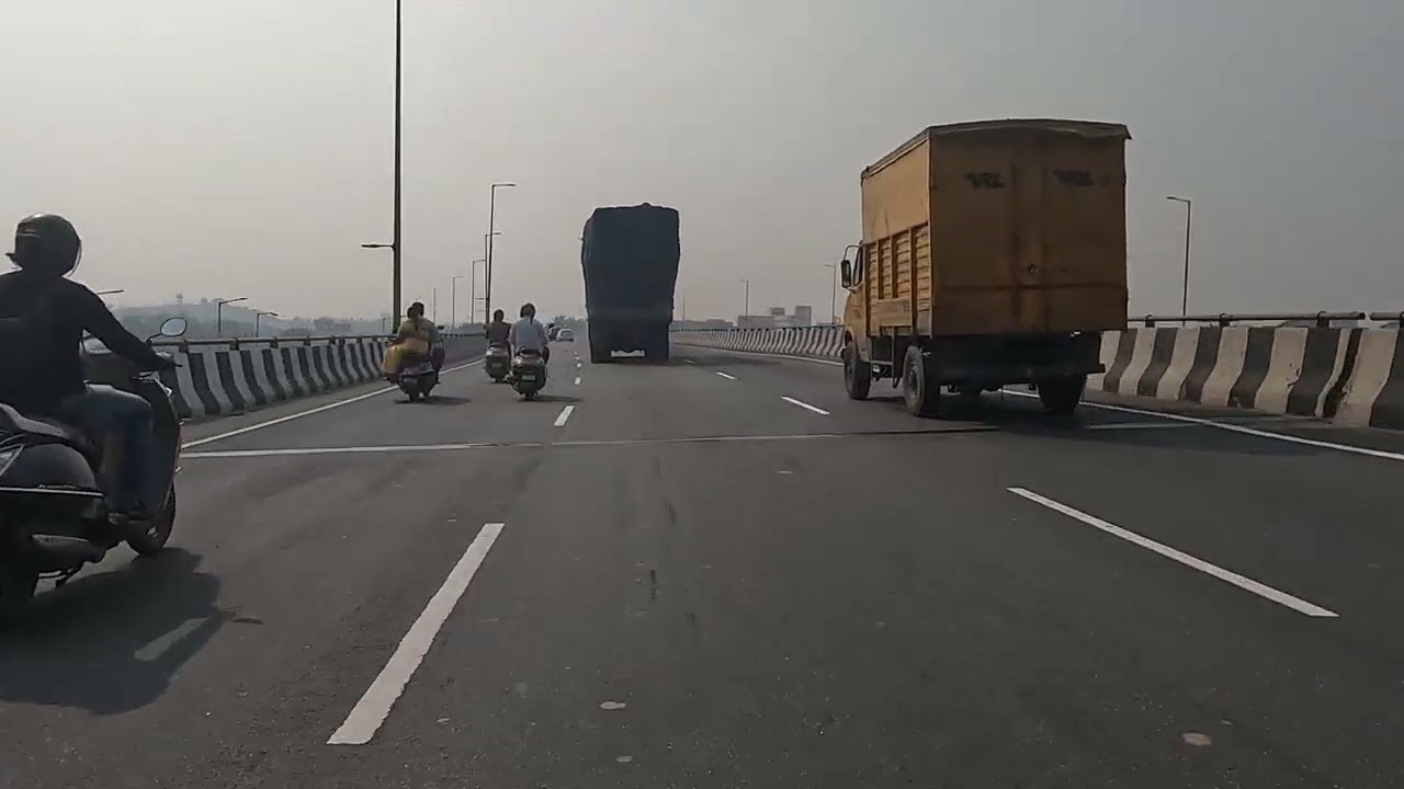Rush Hour vs. Empty Road – Lane Splitting ASMR