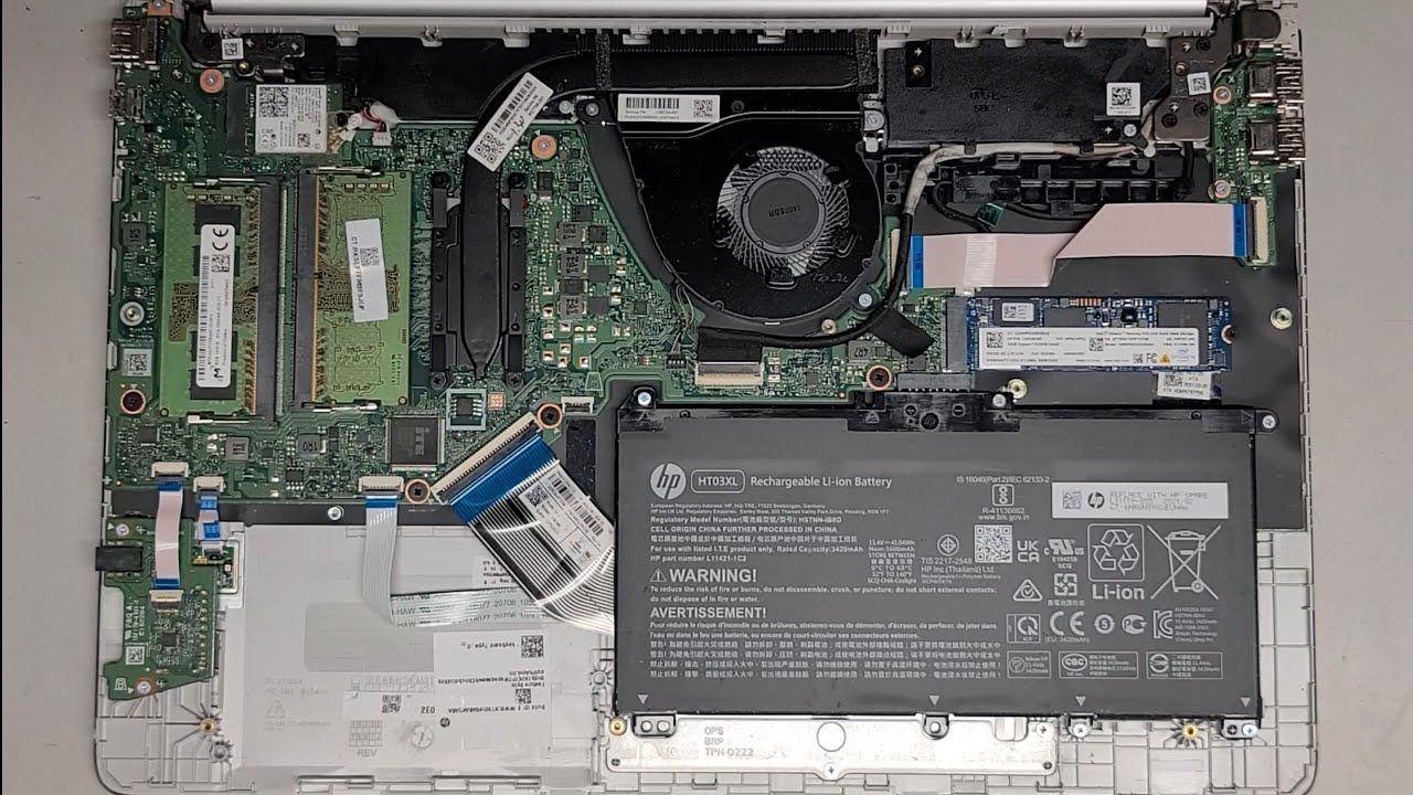 Разборка ноутбука HP 15t-dy200, оперативная память, SSD, жёсткий диск, обновление, замена батареи...