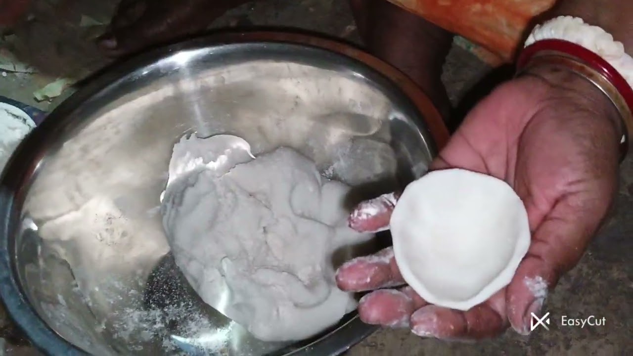 #viral #viralvideo শীতের রাতে গরম গরম কুলি পিঠা বানালাম ভালো লাগলে একটা লাইক দেবেন 