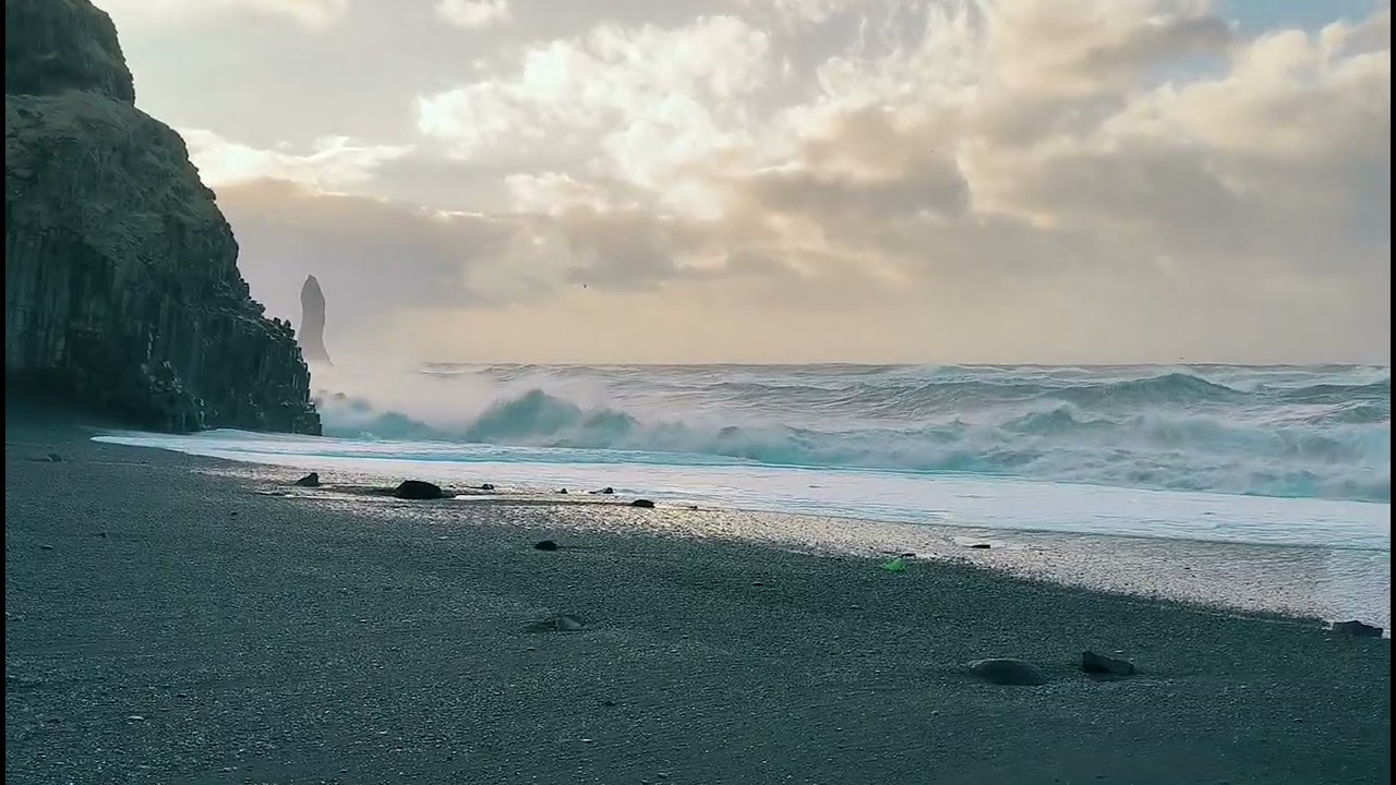 La playa de arena negra de Reynisfjara &ndash; Vik Islandia