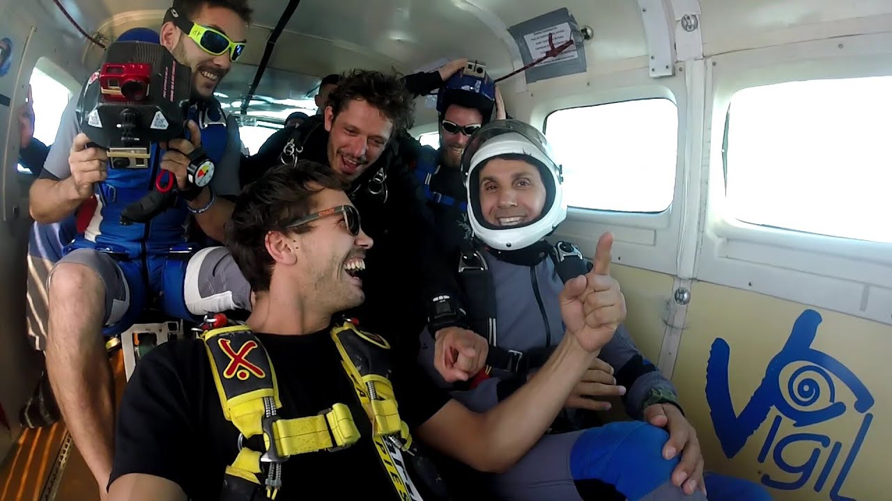 Jean-Luc Lahaye - Clip de parachutisme