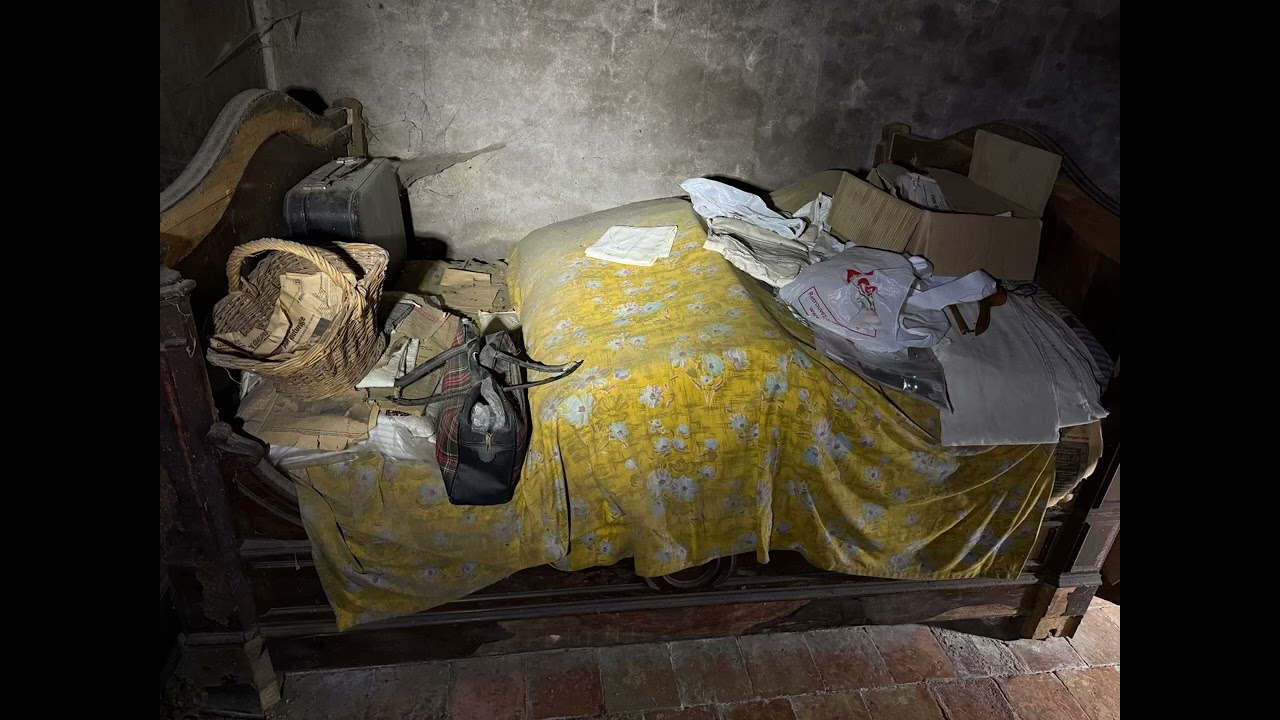 Verlassenes Bauernhaus in Frankreich 