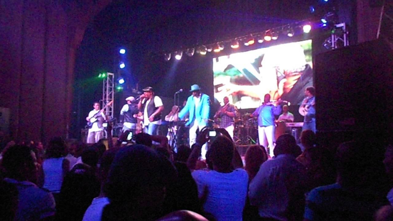 Los Van Van - La Maquinaria - Salsa Shaker 2013