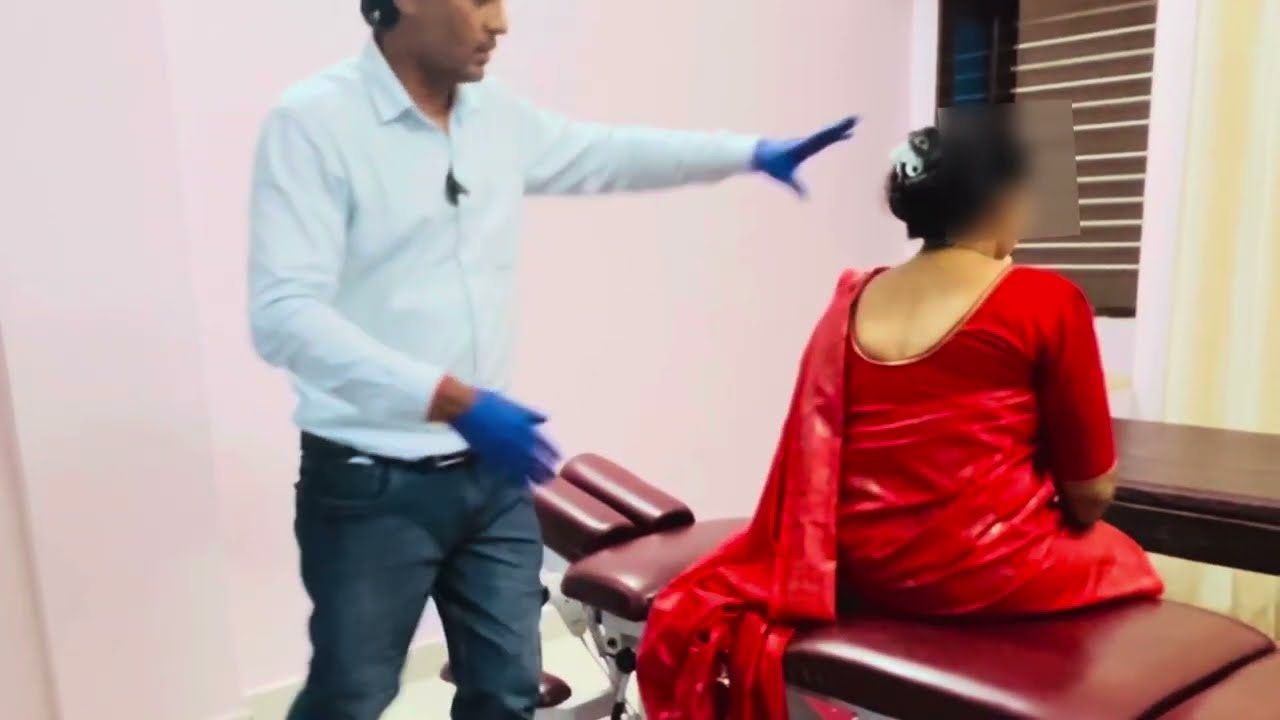 कमर दर्द / जकड़न-सोफे पर बैठकर लगातार पढ़ाई करने से शरीर मे अलाइनमेंट बिगड़ जाता है 