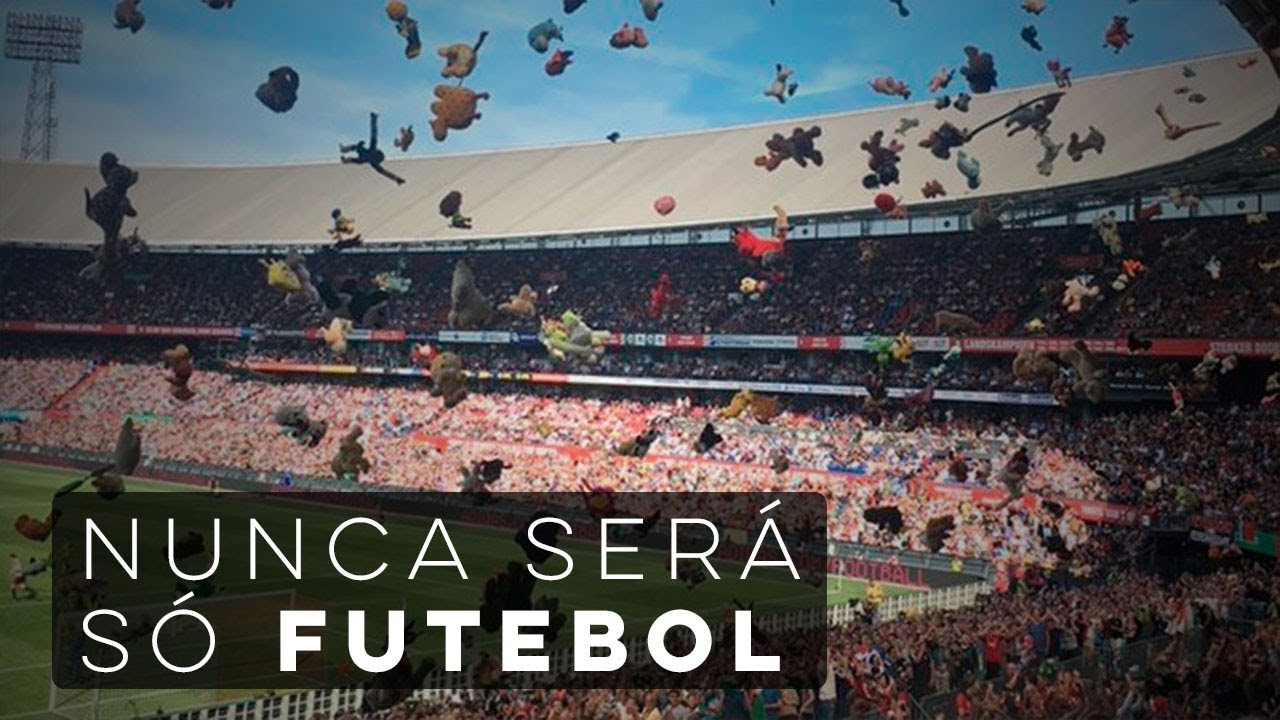 TORCIDA RIVAL JOGA BICHOS DE PELÚCIA EM SETOR COM CRIANÇAS DE HOSPITAL INFANTIL