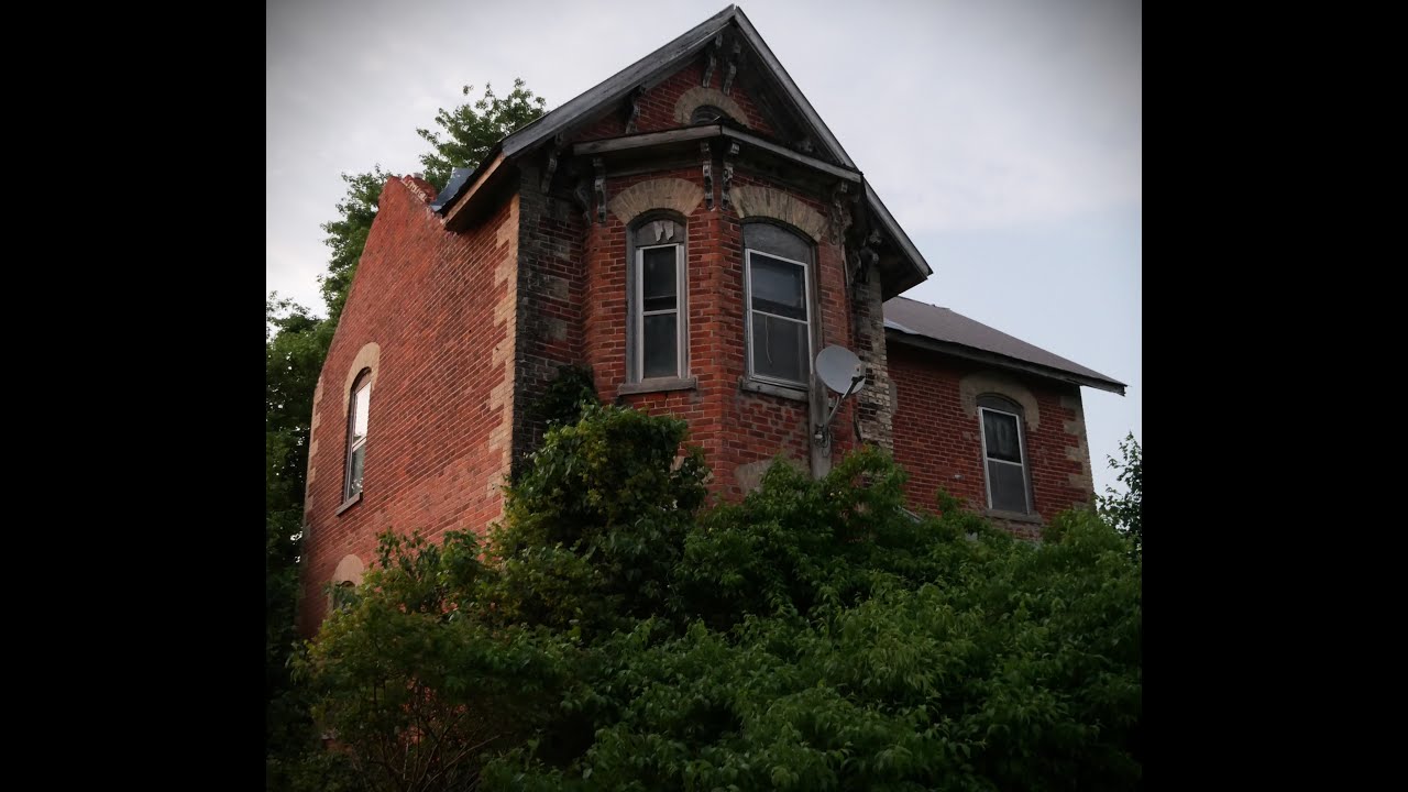 Exploring a big, old, creepy Victorian farmhouse - was on the market for ONE DOLLAR + 87 acres!