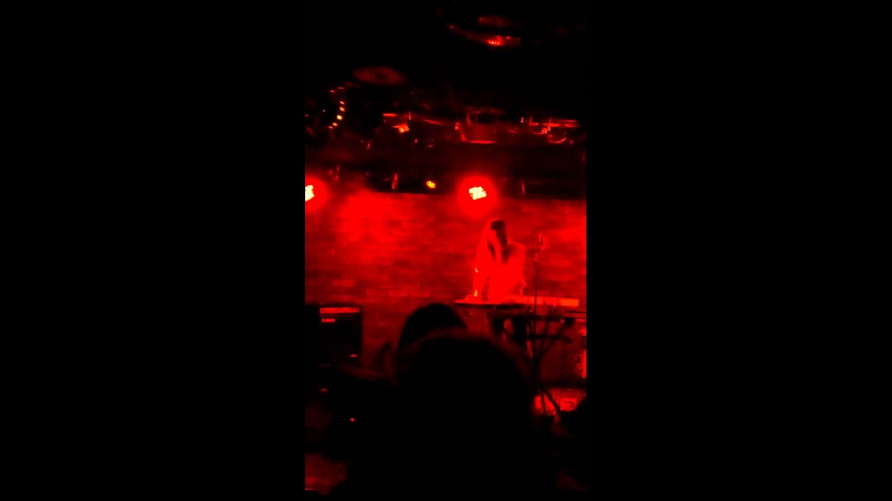 This is Hapening - Flora @ OzenBar