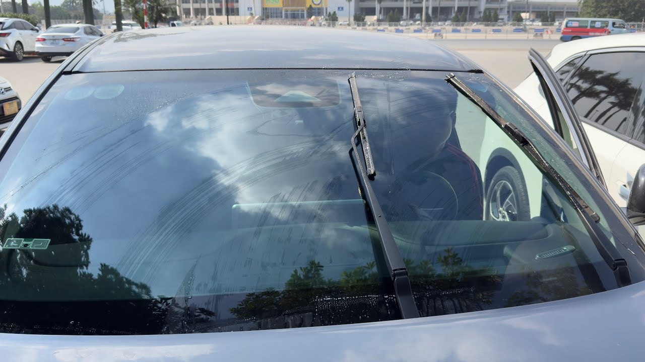 Cách Xử lý gạt mưa VF8 bị kêu