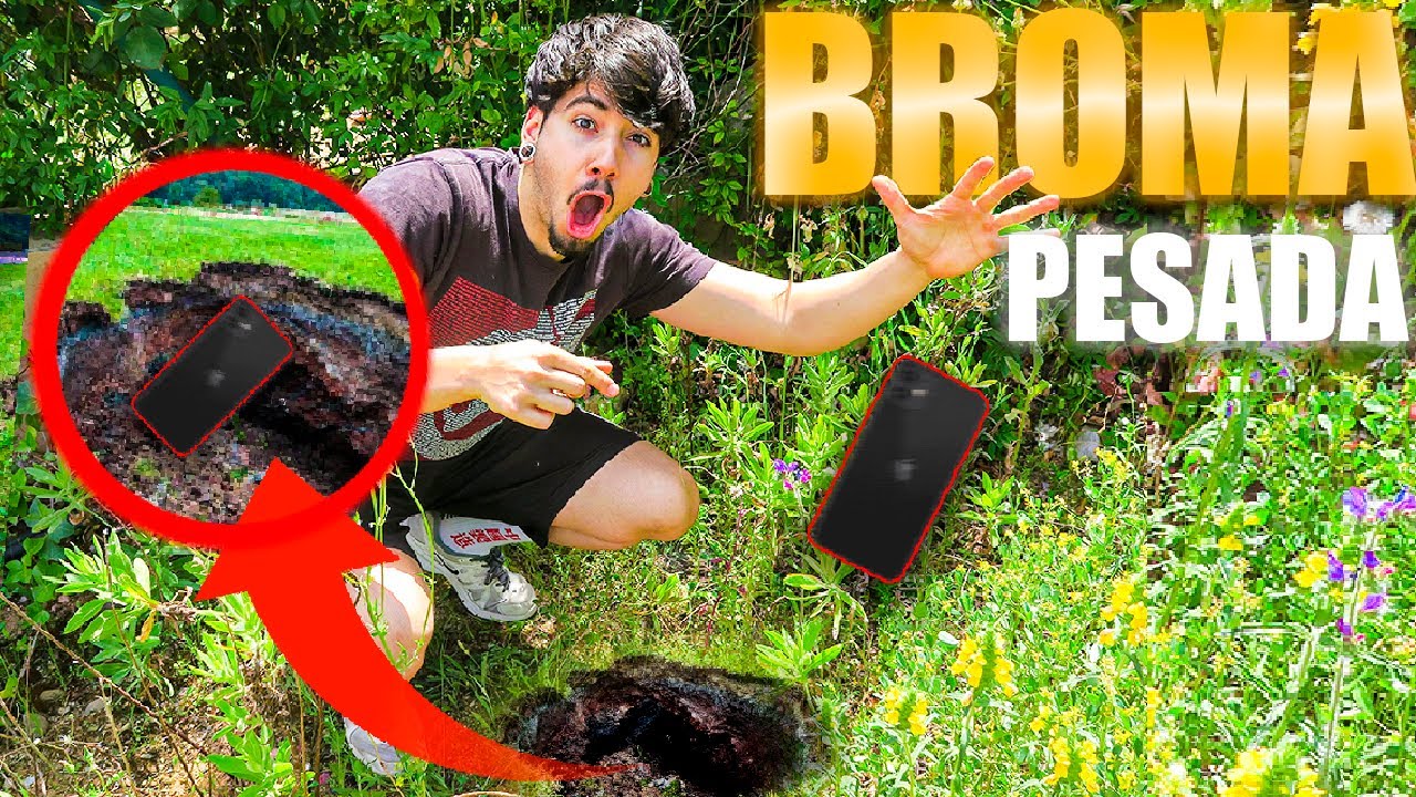ENTIERRO el IPHONE de mi AMIGO en el JARD&Iacute;N *se enfada mucho* 😱 | BROMA PESADA