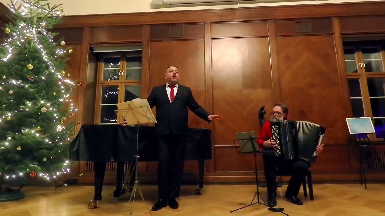 Sergej Riasanow (bajan) and Vazgen Gazarjan (bass) with famous Russian Songs.