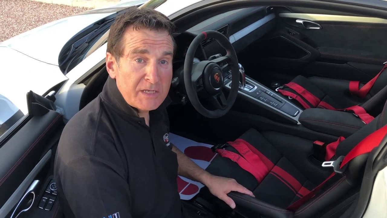 Porsche 991.2 GT3 Fitting Schroth 6 Point Race Harness