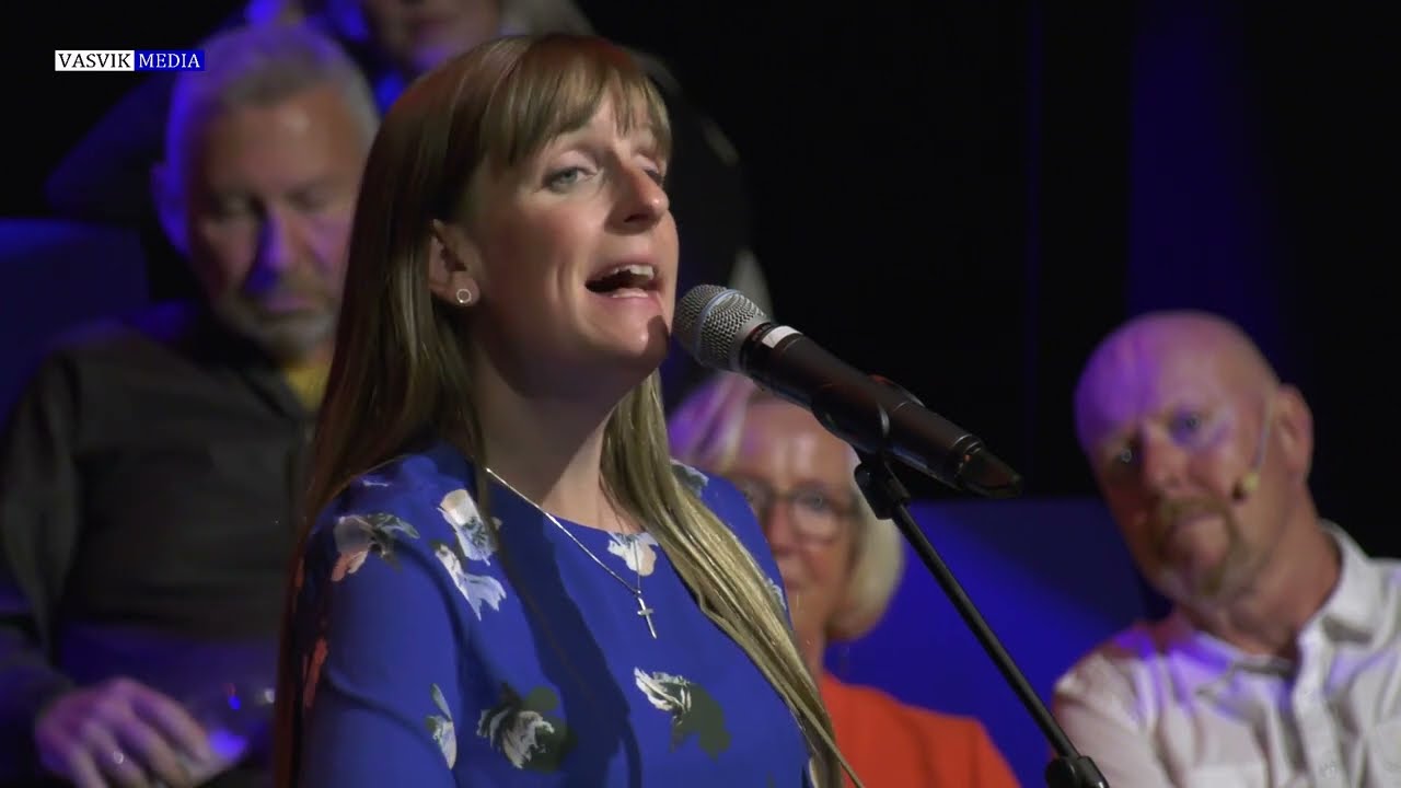 (5030) Emilia Lindberg: Han er med deg på høyden