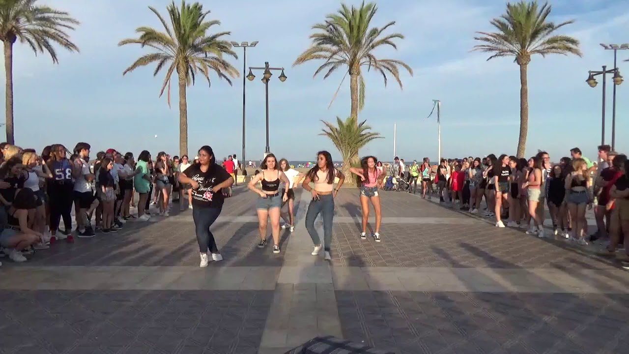 KPOP RANDOM DANCE IN VALENCIA (SPAIN) [ BEACH VER]