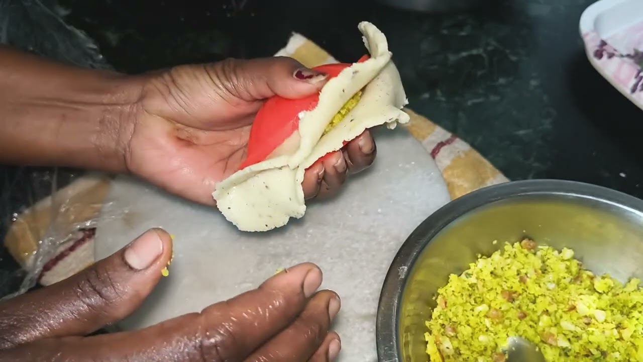 Bina mave ki gujiya 🥰🥰 #youtube #trendingvideo #newrecpie #happyholi #likecommentshare #ytshorts 