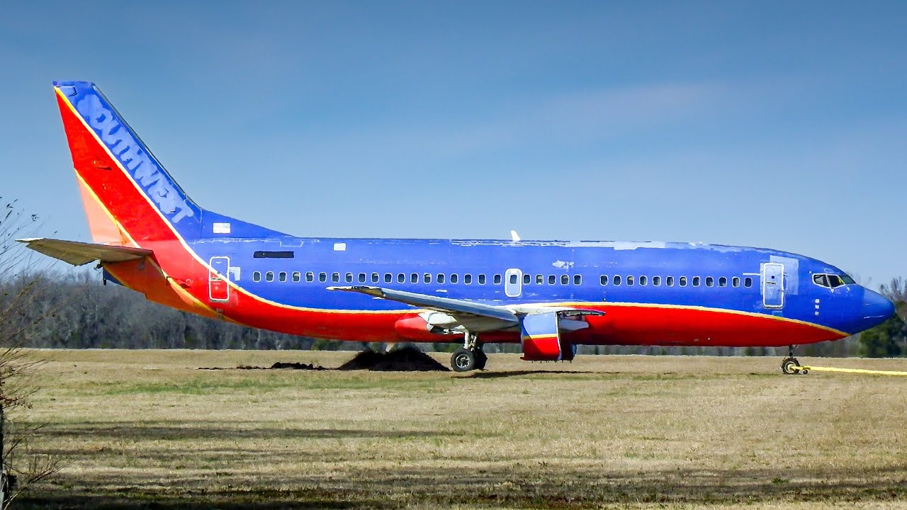 One of The Last Remaining Southwest Airlines Boeing 737-300s | N345SA Laurinburg-Maxton Airport |