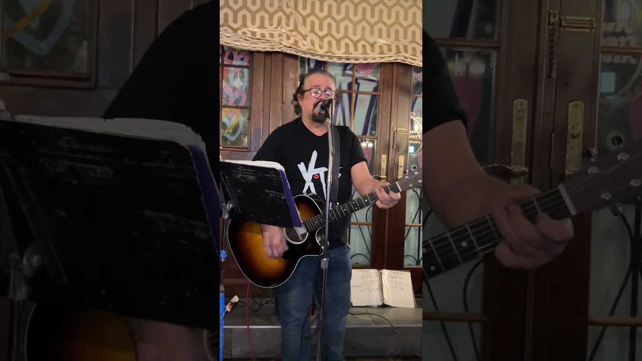 Daydream Believer - Monkees - Joe Caravella - Austin Ale House - Kew Gardens, New York